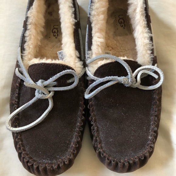 UGG Shoes - Ugg Dakota slippers